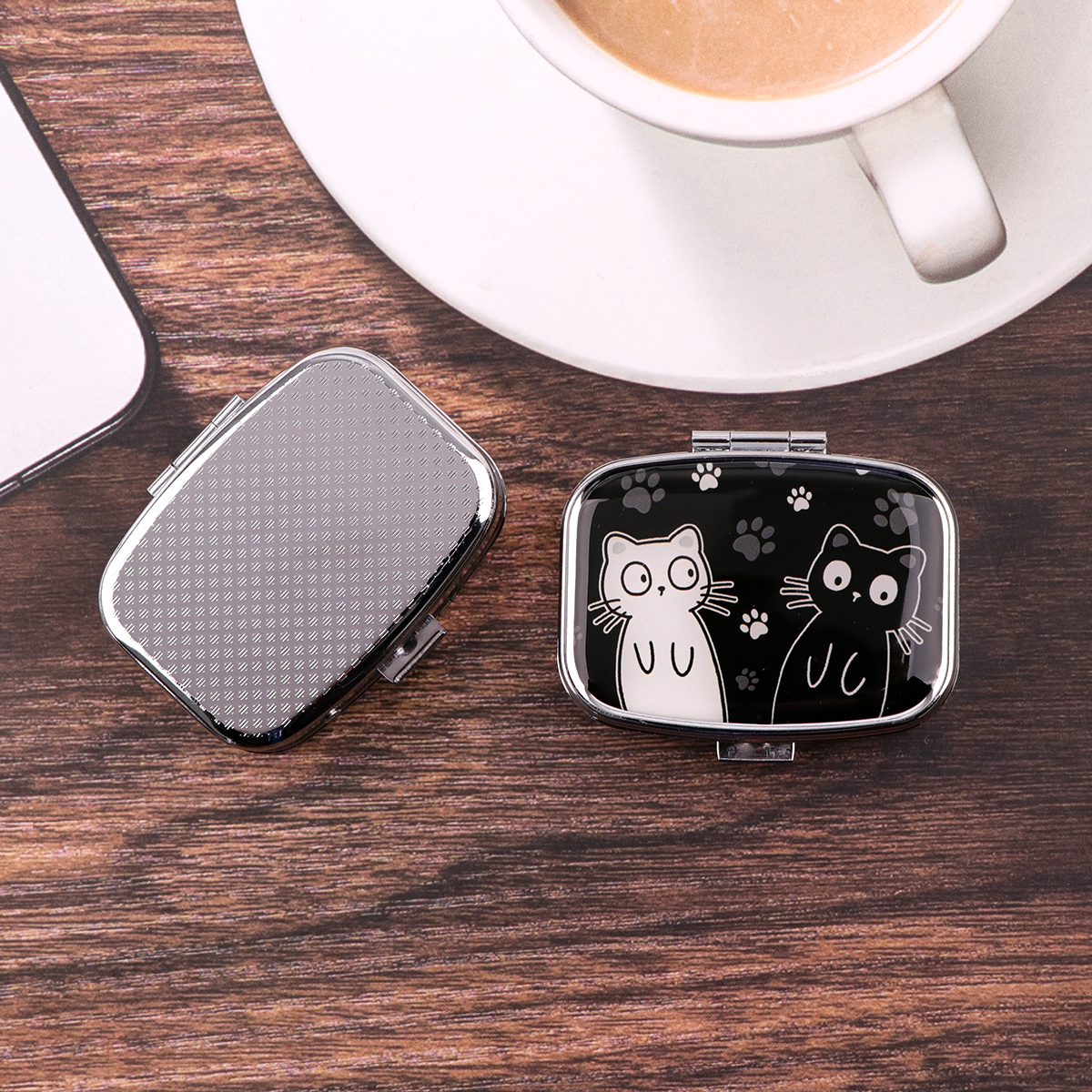 Cartoon Black And White Cat Tr - Travel Accessories For Japan ulasan dan harga